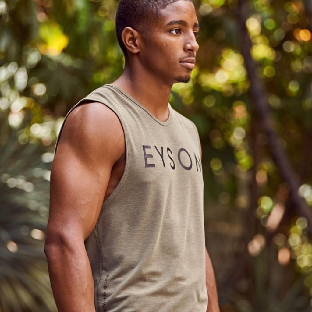 EYSOM Men&#39;s Olive Green Sleeveless Standard Muscle T-Shirt
