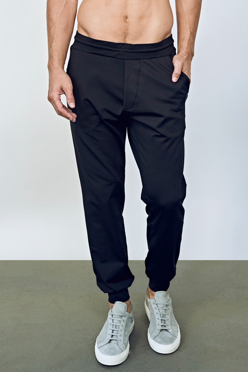 EYSOM Men&#39;s Black Refined Jogger Pant